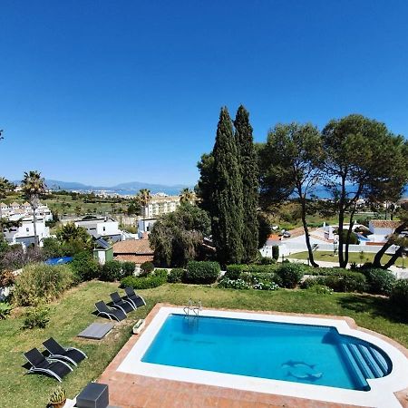 Beautiful 5 Bedroom Villa With Private Pool With Stunning Sea Views, Walking Distances To Shops Restaurants Beach Manilva Eksteriør bilde