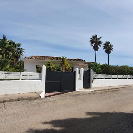 Beautiful 5 Bedroom Villa With Private Pool With Stunning Sea Views, Walking Distances To Shops Restaurants Beach Manilva Eksteriør bilde