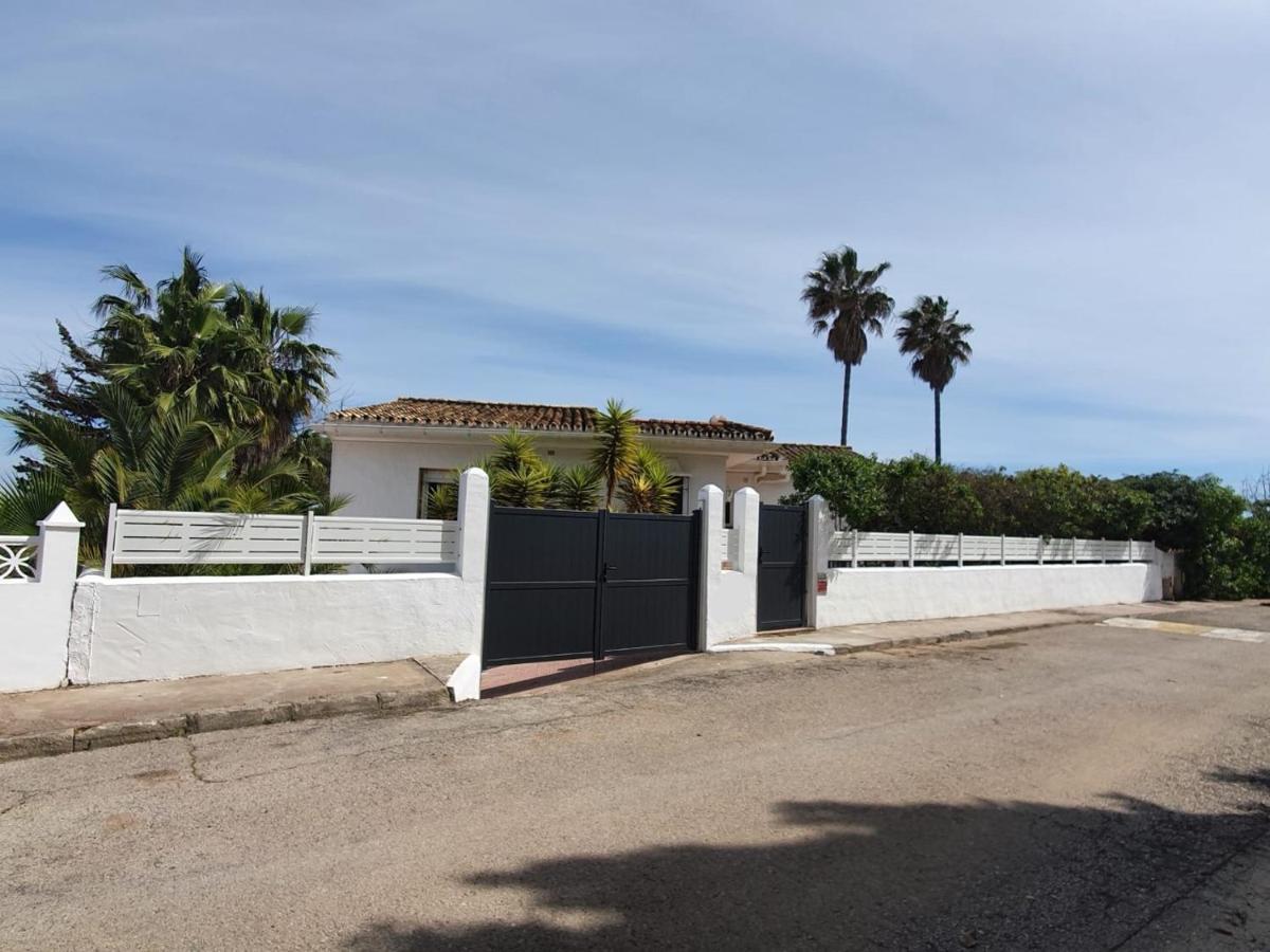 Beautiful 5 Bedroom Villa With Private Pool With Stunning Sea Views, Walking Distances To Shops Restaurants Beach Manilva Eksteriør bilde