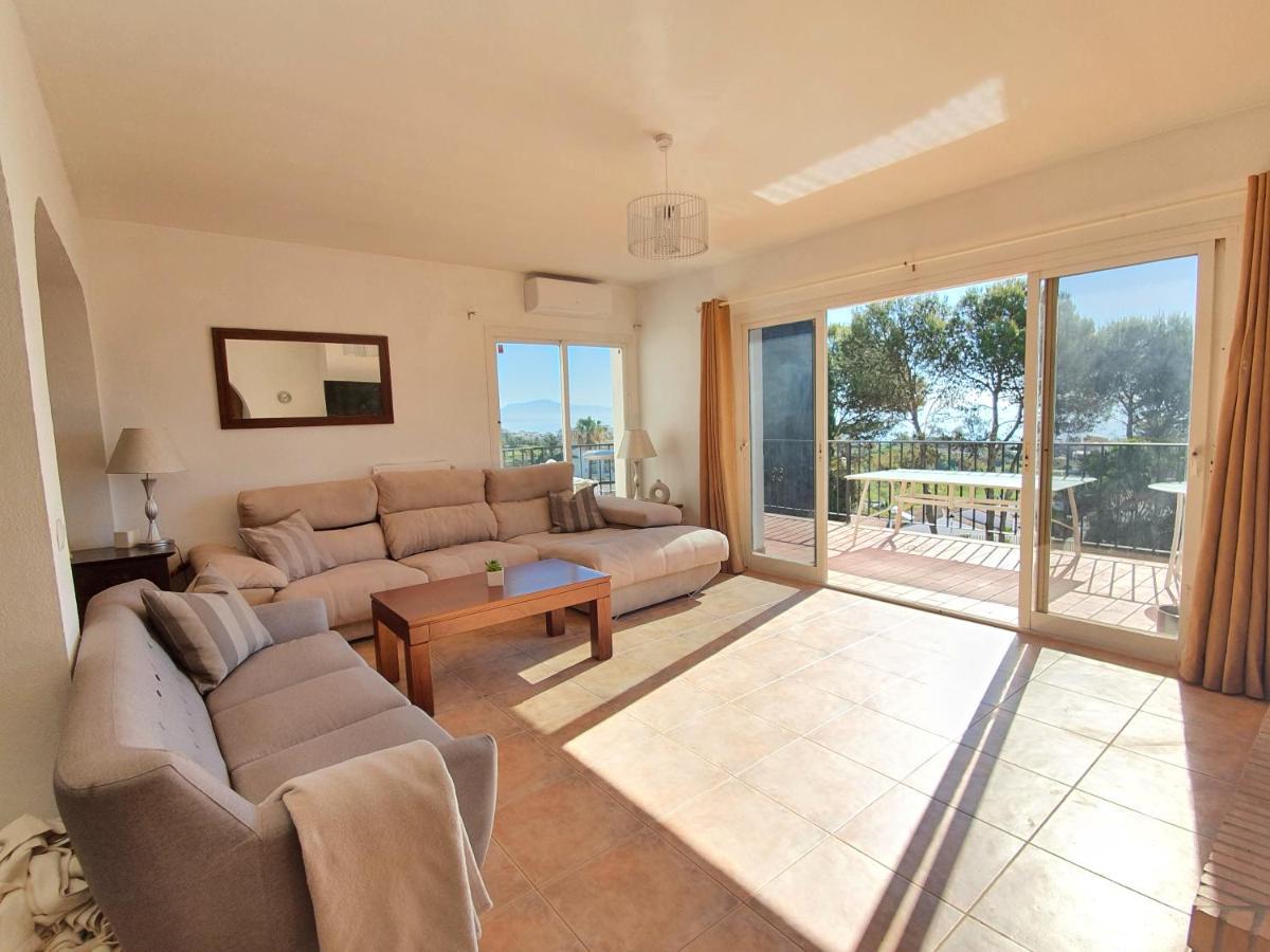 Beautiful 5 Bedroom Villa With Private Pool With Stunning Sea Views, Walking Distances To Shops Restaurants Beach Manilva Eksteriør bilde